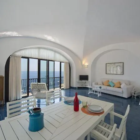 Sleeps 5 * フローレ