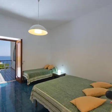 Sleeps 5 ヴィラ フローレ